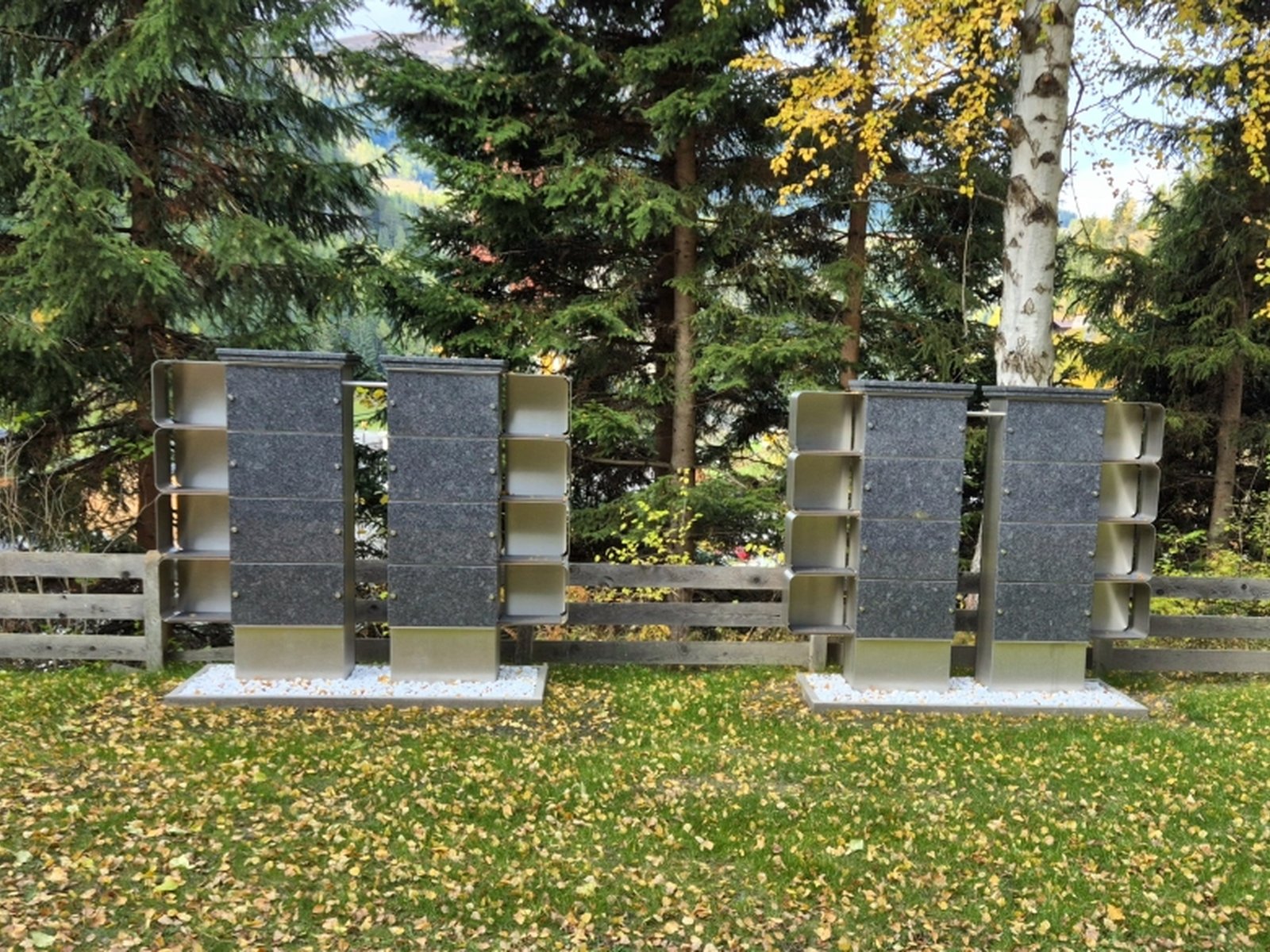 Neue Urnengräber in St. Jodok